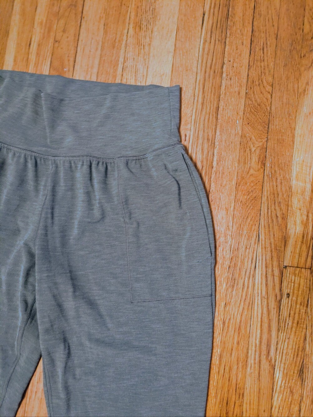 Athleta Salutation High rise jogger in sage size medium - Picture 2 of 9